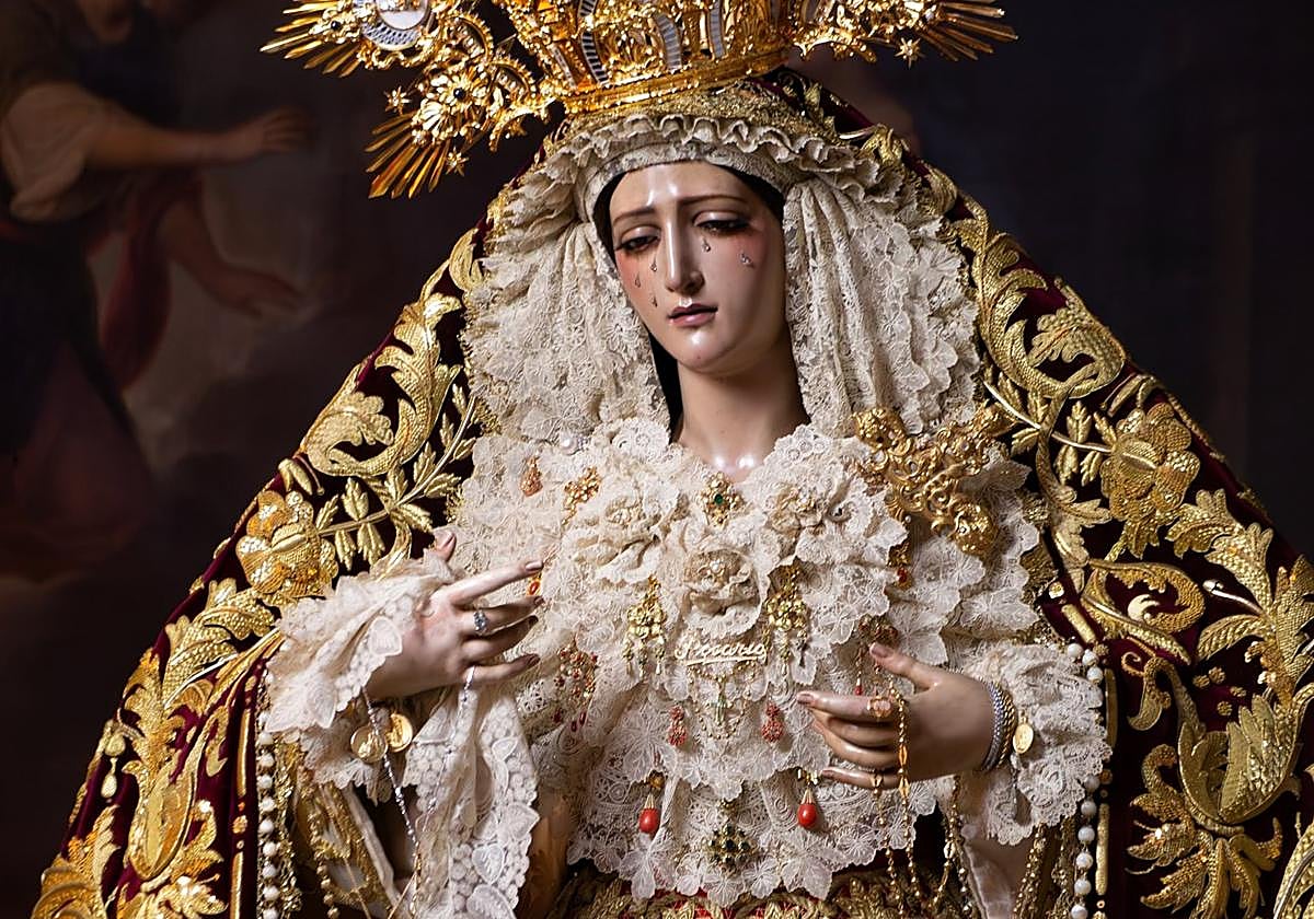 La Virgen del Rosario ataviada para los cultos del pasado domingo