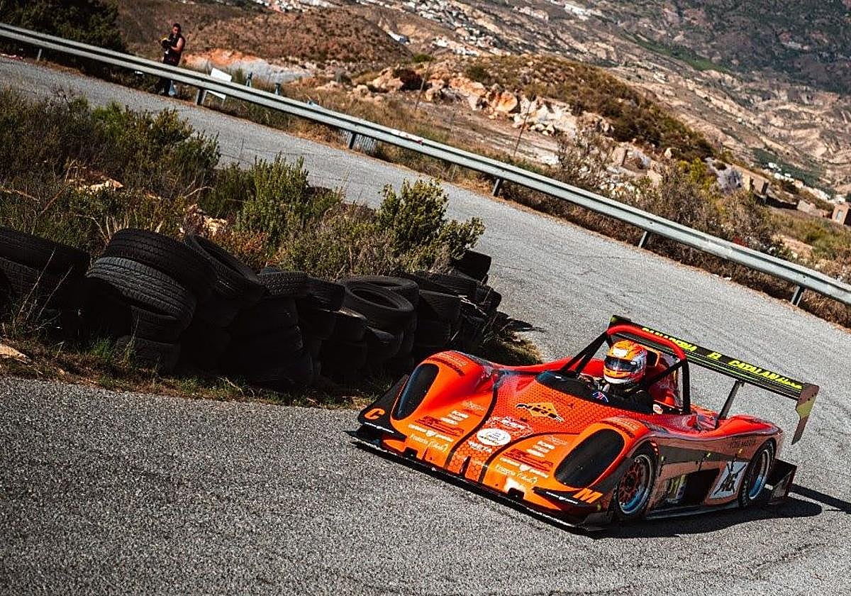 La popular Carretera de las Canteras, un hervidero con olor a ruedas quemadas.