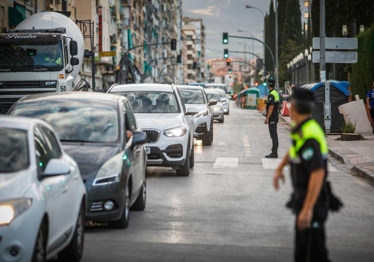 El Ayuntamiento indemnizará a los policías a los que obligó a trabajar en Semana Santa por decreto
