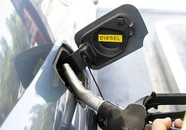 La subida de hasta 45 céntimos del precio de los carburantes que tendrá lugar en breve.