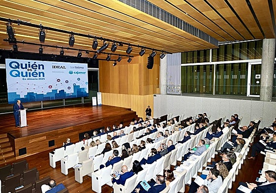 Presentación de la guía 'Quién es Quién en Almería' en el Auditorio del Centro Financiero Cajamar.