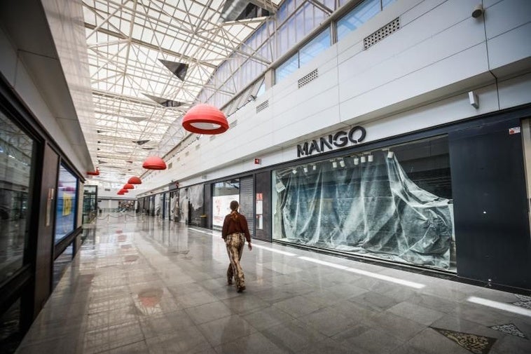 El empresario Tomás Olivo, dueño del Nevada Shopping, compra el Serrallo Plaza