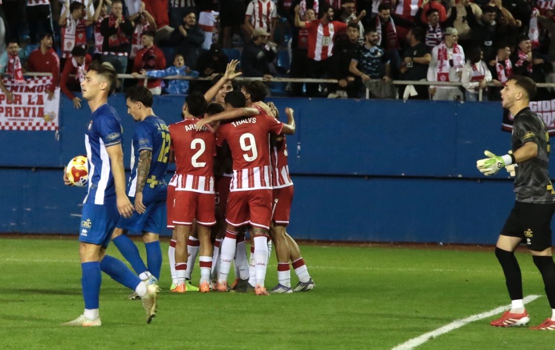 El Almería impone su calma