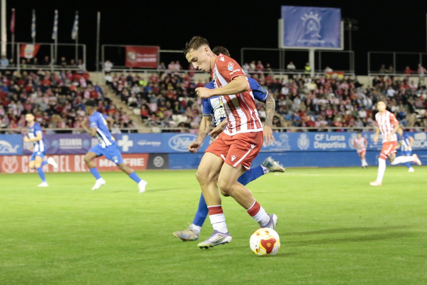 El Almería impone su calma