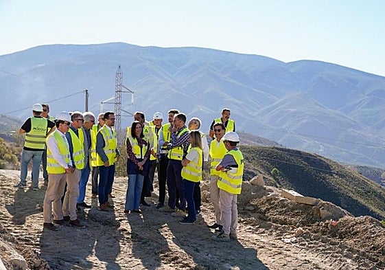 Visita de la consejera de Fomento la semana pasada a las obras del nuevo acceso a la Alpujarra.