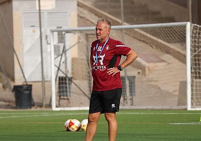 Sebas López, un viejo conocido del fútbol almeriense por su pasado en el Pulpileño.