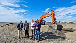 Comienza el proyecto de revegetación de la Senda Litoral en la Playa del Cable de Motril