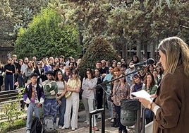 Acto del minuto de silencio en la Universidad de Granada.