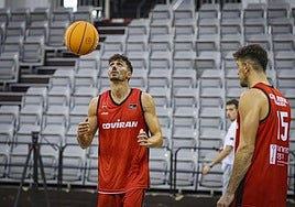 Pere Tomàs, en un entrenamiento del Covirán.