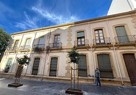 Los dos inmuebles de la calle General Castaños, en pleno Centro Histórico, pertenecientes al Obispado de Almería que han pasado a manos del almeriense Grupo Carrida.