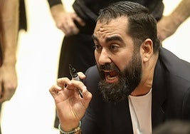 Ramón Díaz, desesperado.