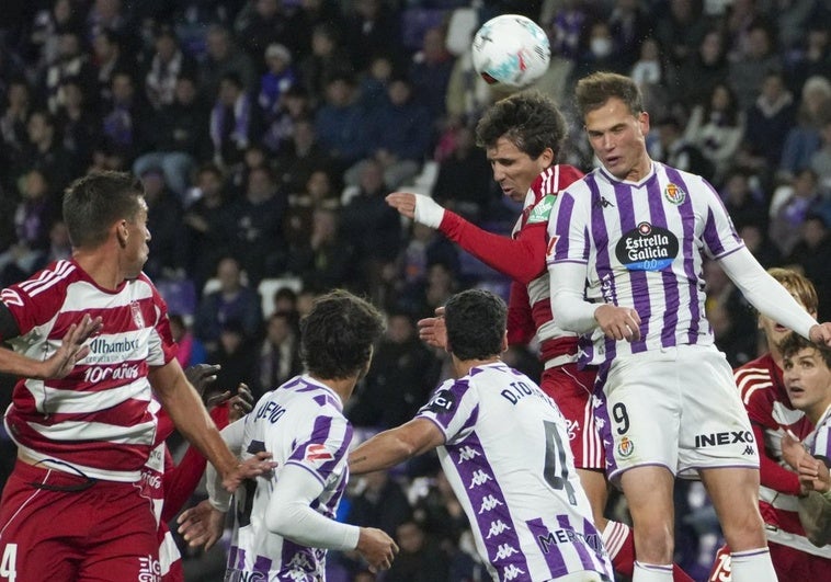 Pucela congela a un Granada de más a menos