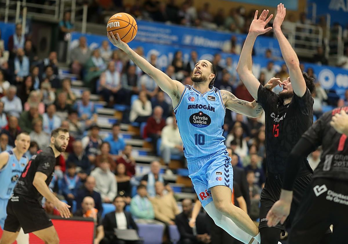 Bandeja de Francis Alono ante Hankins.