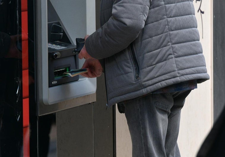 Las cantidades que Hacienda va a vigilar a partir de ahora al sacar dinero de los cajeros