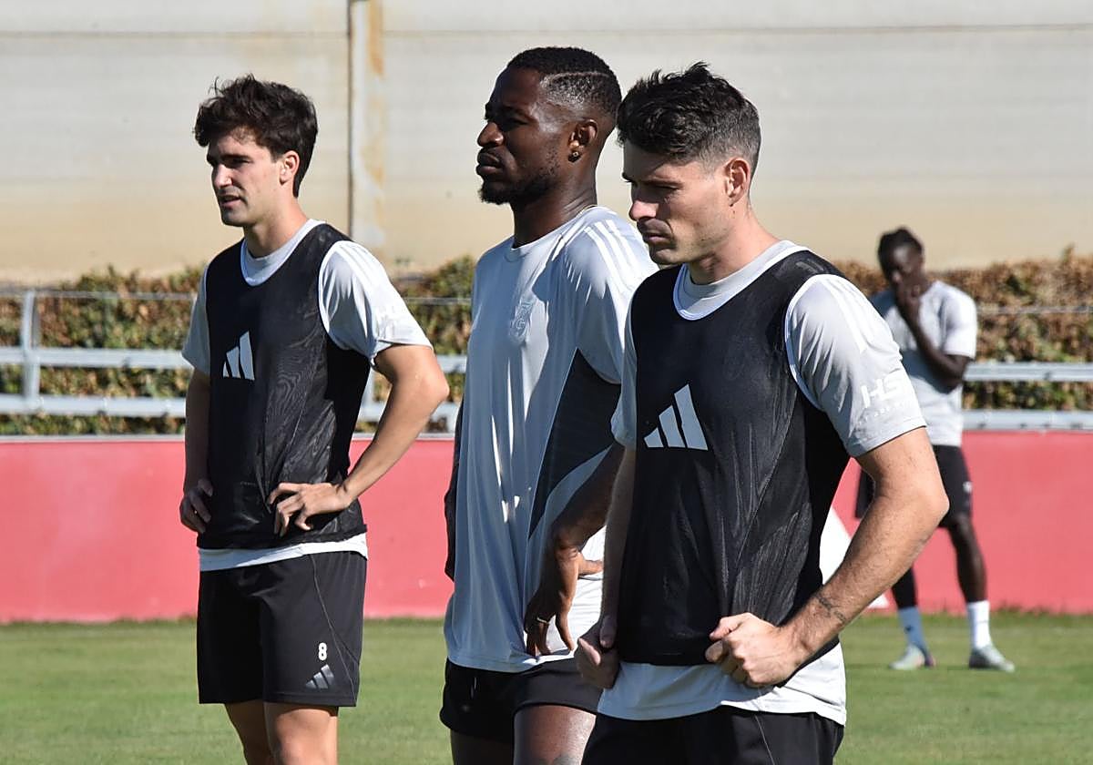 Pedro Alemañ, Martin Hongla y Sergio Ruiz, en el último entrenamiento.