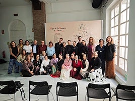 Participantes en la inauguración de la muestra en el Archivo Provincial de Almería.