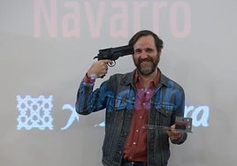 Fernando Navarro recibe el Premio Granada Noir.