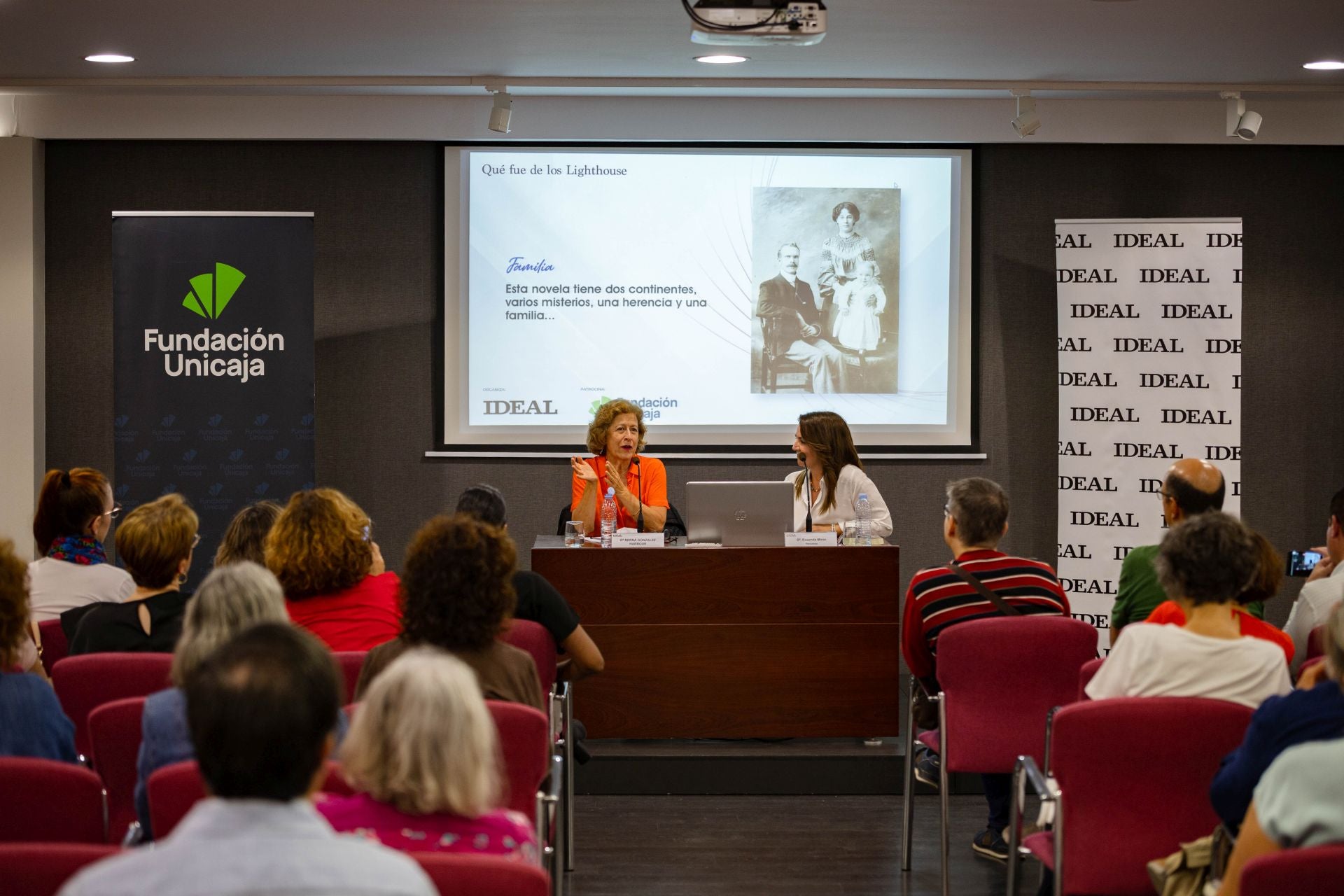 El Aula de Cultura de Berna González Harbour en fotos