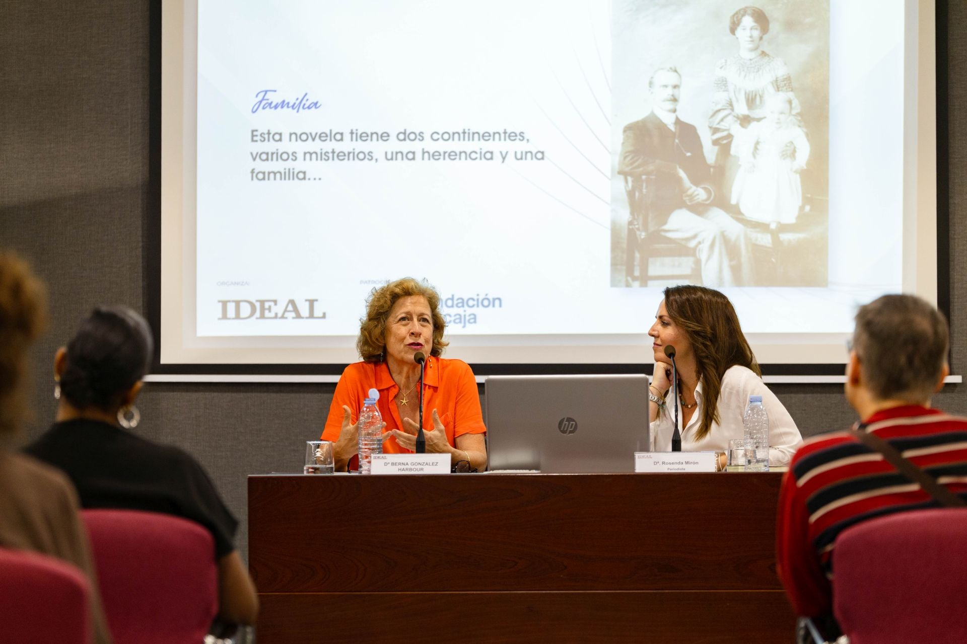 El Aula de Cultura de Berna González Harbour en fotos