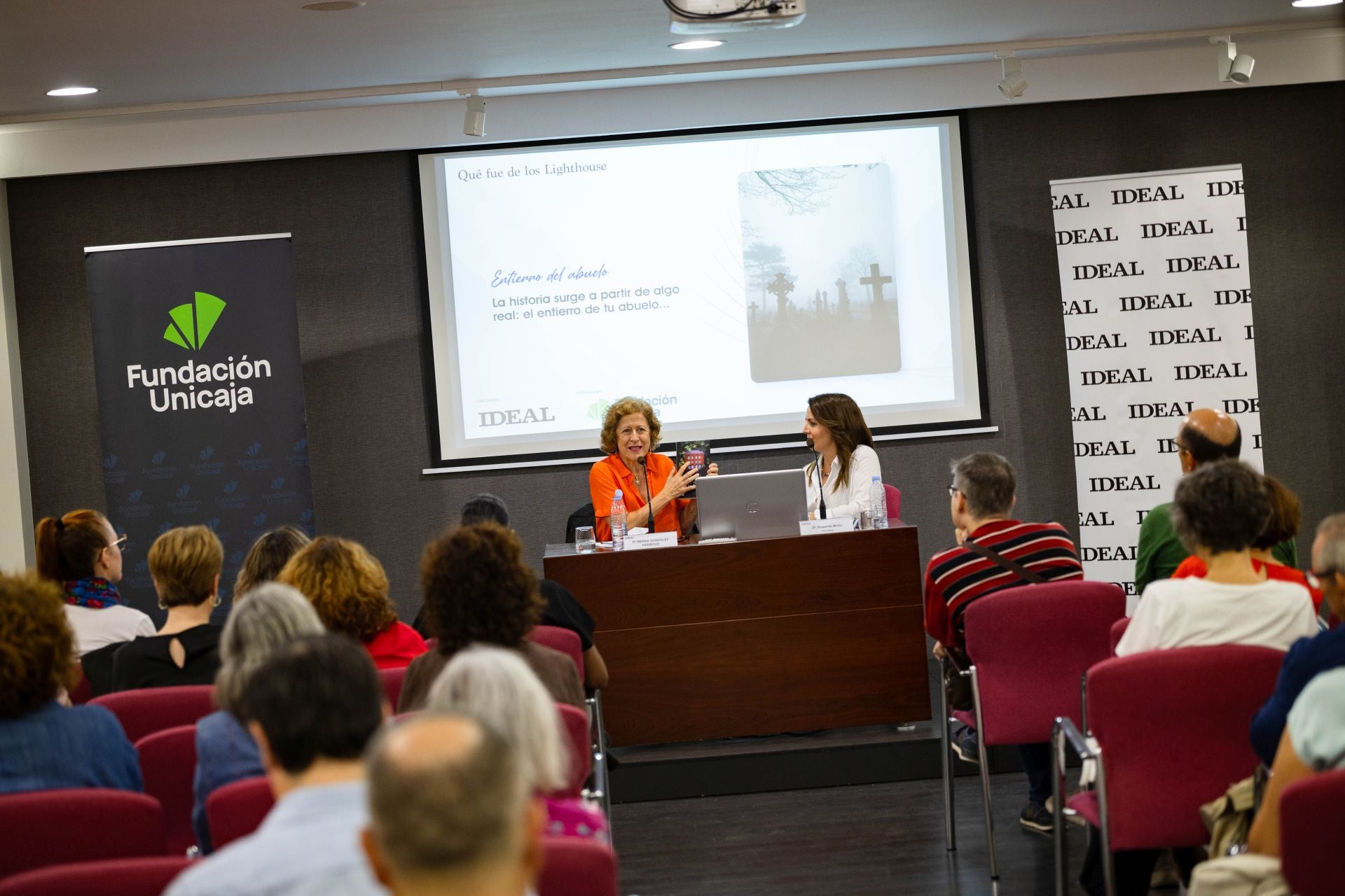 El Aula de Cultura de Berna González Harbour en fotos