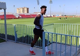 Moha Bouldini, en un entrenamiento anterior con el Granada.