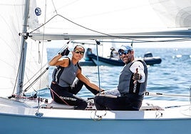 Los motrileños Ángel Ballesteros y Sonia Hidalgo posan contentos tras finalizar una jornada.