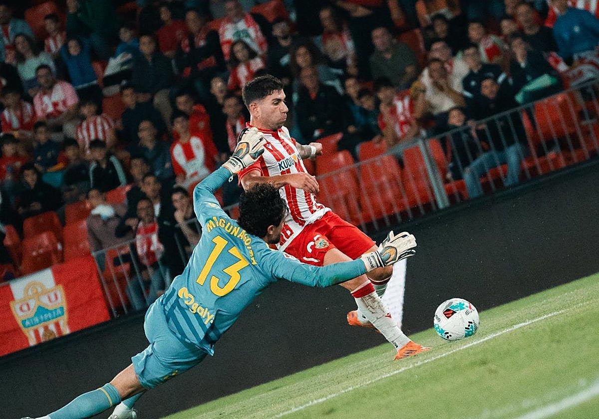 Embarba m,arcándole un gol al Eibar