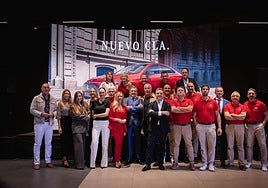 Granada Premium presenta el nuevo Mercedes-Benz CLA en una noche inolvidable en la que Granada se vistió de rojo