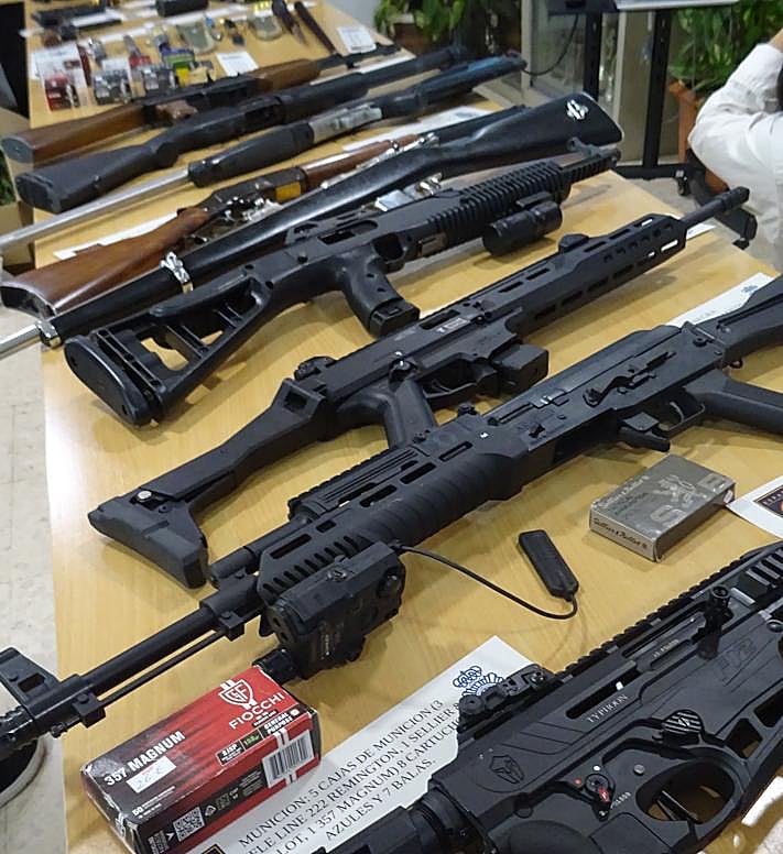 Imagen secundaria 2 - Parte del material intervenido.