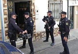 Acceso a una de las viviendas en Úbeda.