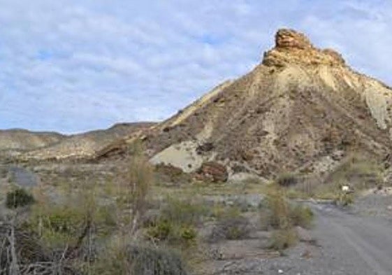 El reportaje describe con todo detalle el municipio de Tabernas.