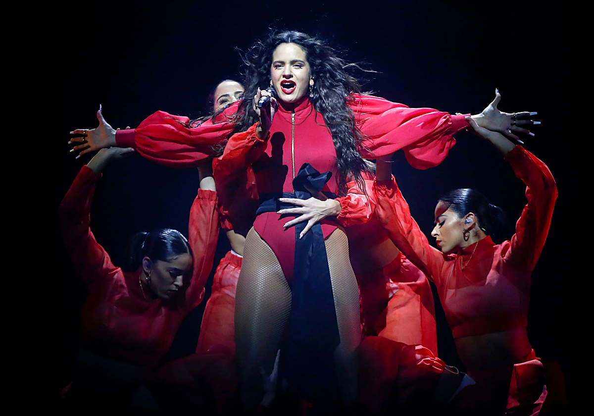 «Y el arte en Graná»: Rosalía se rinde a la ciudad y la proyecta al mundo en su canción 'Reliquia'