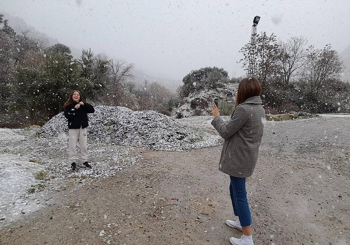 Meteorólogos adelantan nevadas en Granada, frío invernal y lluvias: las zonas más afectadas