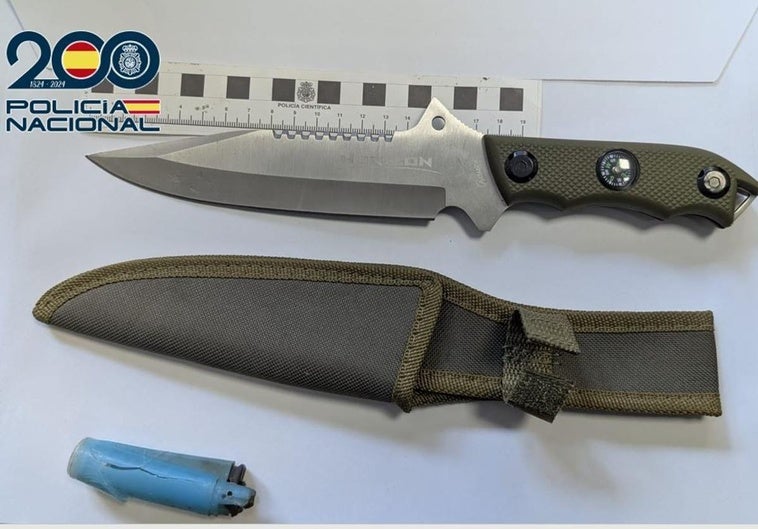 Detenido un hombre tras atentar contra un policía nacional en Granada