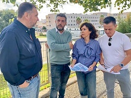 María Ángeles Prieto y Francisco Sánchez-Cantalejo junto a otros represetantes socialistas de Motril