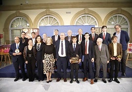 Premiados y autoridades, al término de la Gala.