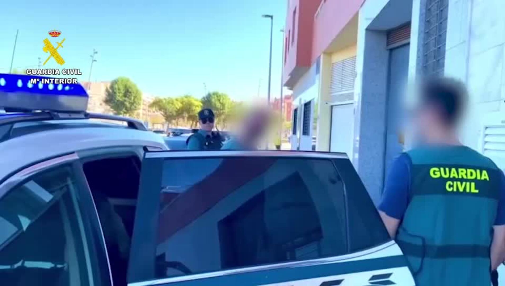 A prisión por apuñalar de gravedad a un hombre en el portal de su casa en Roquetas