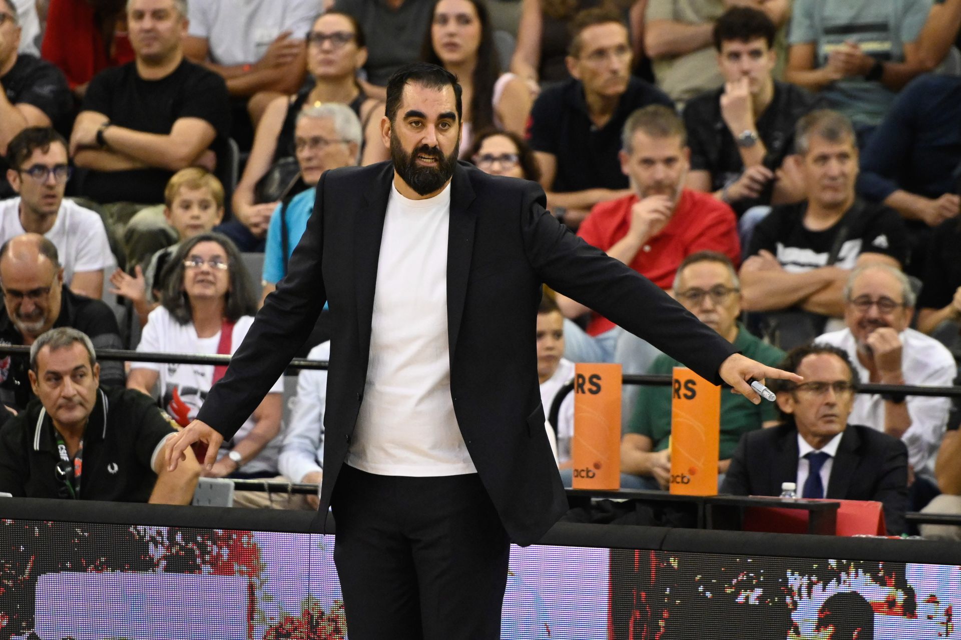 Ramón Díaz, en la banda del Palacio de los Deportes.