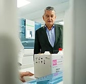 El consejero de Sanidad, Presidencia y Emergencias, Antonio Sanz, anuncia un plan para mejorar las pruebas de diagnóstico por imagen en Andalucía