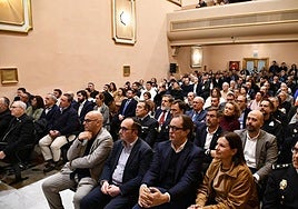Público asistente al acto de agradecimiento que organizó la Iglesia de Jaén.