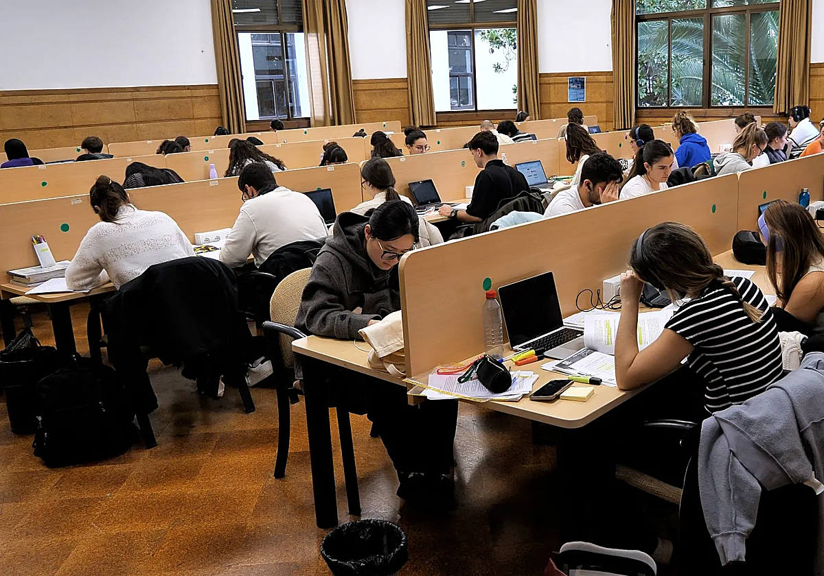 Diez estudiantes de la UGR logran Premios Nacionales Fin de Carrera
