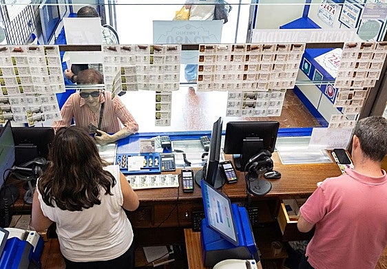 Aviso del SEPE a los que ganen la lotería de Navidad y cobren una prestación.