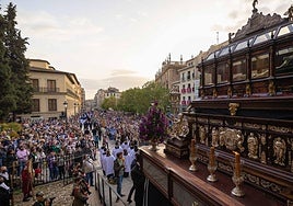 El Cristo yacente en su paso el Viernes Santo de 2023