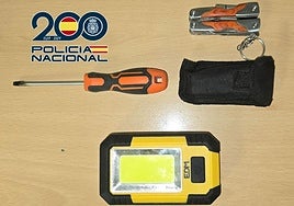 Las herramientas del ladrón.