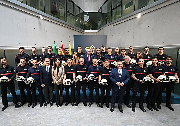 Los 28 nuevos bomberos de la Diputación de Granada