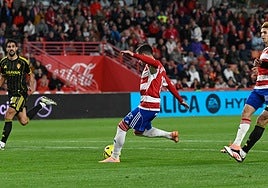 Arnaiz, ante el Zaragoza.