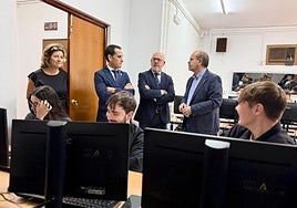 Visita al instituto Virgen del Carmen en Jaén.