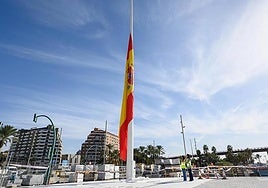 Se prevé que una bandera de tales dimensiones atraiga a curiosos y turistas.