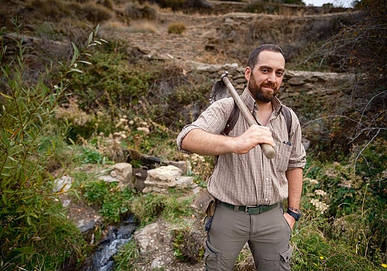 Agustín vive y trabaja en Bubión, su pueblo de toda la vida
