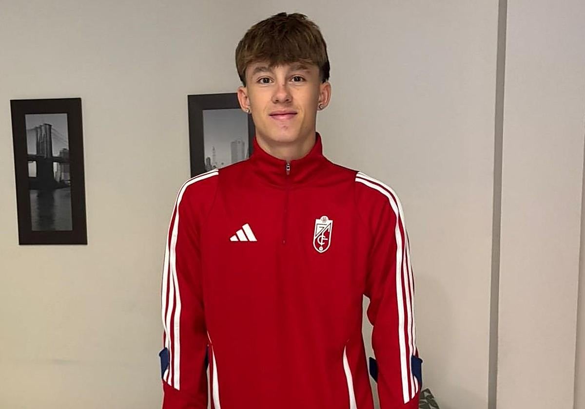 El canterano Aimar Gómez, tras la operación.